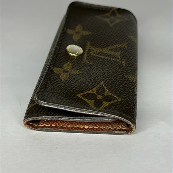 14 Louis Vuitton Brown Monogram Leather 4 Key Holder Case